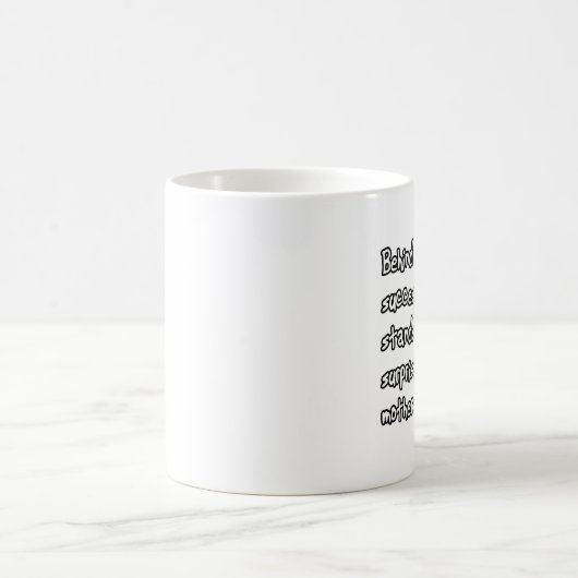 Überraschter Schwiegermutter-lustiger Tassen-Spaß Kaffeetasse (Mittel)