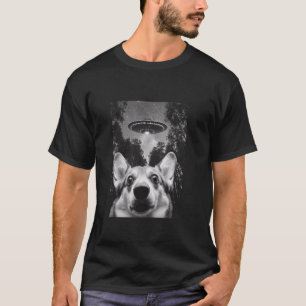 Überraschter Welsh Corgi Selfie mit Alien UFO, lus T-Shirt