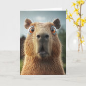 Überraschtes Capybara-Nah-Up Karte (Gelbe Blume)