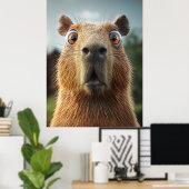 Überraschtes Capybara-Nah-Up Poster (Heimbüro)
