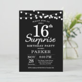 Überraschung 16. Geburtstag Einladung Schwarz und (Stehend Vorderseite)