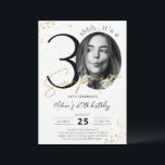 Überraschung 30. Geburtstag Gold Einladung mit Fot<br><div class="desc">Überraschung 30. Geburtstag Gold Einladungs-Karte mit Foto ist Teil der Hochzeitskollektion. Dieses Produkt bietet anpassbare Foto-Bereich Gold Glitzer Glitzern. Geschehen mit dekorativen Schriftart. Entdecken Sie mehr passende Produkte in unserem Shop.</div>