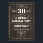 Überraschung 30. Geburtstag - Holzmuster Einladung<br><div class="desc">Überraschung 30. Geburtstag Einladung Elegantes Retro-Design mit Holzmuster. Feiert bis 30 Jahre!</div>