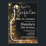 Überraschung 30. Geburtstagswein im Alter zur Perf Einladung<br><div class="desc">Überraschung 30. Wein Geburtstag Einladung. Alter bis Perfektion Roter Wein. Weinverkostung Einladung. Black and Gold Glitzer Champagner. 18. 20. 21. 30. 40. 50. 60. 70. 80. 90. 100.,  Any Ages. Für weitere Anpassungen klicken Sie bitte auf die Schaltfläche "Anpassen" und verwenden Sie unser Designwerkzeug,  um diese Vorlage zu ändern.</div>