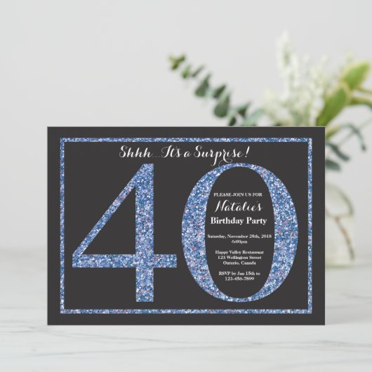Überraschung 40. Geburtstag Einladung Blauer Glitz (Stehend Vorderseite)