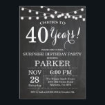Überraschung 40. Geburtstag Einladung Chalkboard<br><div class="desc">Überraschung 40. Geburtstag Einladung Chalkboard Hintergrund mit String Lights.Schwarz und Weiß. 13. 15. 16. 18. 20. 21. 30. 40. 50. 60. 70. 80. 90. 100. Jegliches Alter. Erwachsener Geburtstag. Geburtstagsparty von Frauen oder Männern. Für weitere Anpassungen klicken Sie bitte auf die Schaltfläche "Anpassen" und verwenden Sie unser Designwerkzeug, um diese...</div>