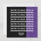 ÜBERRASCHUNG 50. Geburtstag Modernes Lila Q002 Einladung (Rückseite)