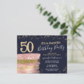 Überraschung 50. Geburtstagsparty Glitzer Cake Postkarte (Stehend Vorderseite)