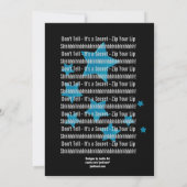 ÜBERRASCHUNG 50. Moderne Birthday Blue Stars W1758 Einladung (Rückseite)