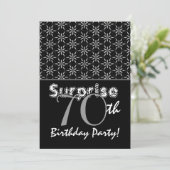 ÜBERRASCHUNG 70. Geburtstag Silber und Schwarze St Einladung (Stehend Vorderseite)