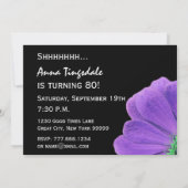 ÜBERRASCHUNG 80. Geburtstag Schwarze und Lila Peta Einladung (Rückseite)