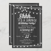 Überraschung Geburtstagsstring Lights auf Chalkboa Einladung (Vorne/Hinten)