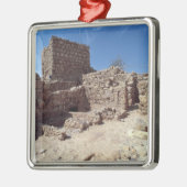 Überreste des Festungspalastes Silbernes Ornament (Links)