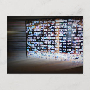 Überschreiten von Online-Grenzen Postkarte