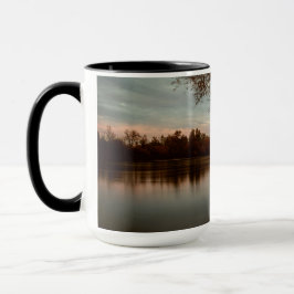 Überwand einen Sonnenuntergang auf dem Sacramento Tasse
