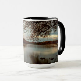 Überwand einen Sonnenuntergang auf dem Sacramento Tasse