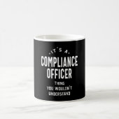 Überweisung an Compliance Officer Kaffeetasse (Mittel)