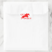 ÜBERWINDEN SIE ES. RUNDER AUFKLEBER (Tasche)