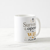 Überwindung öffnet den Weg Schrift Heim Zitat Kaffeetasse (VorderseiteRechts)