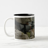 Übungen für die Schifffahrt Zweifarbige Tasse (Links)