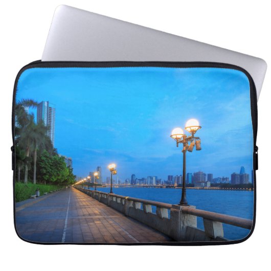 Ufer der Stadt Guangzhou Laptopschutzhülle (Vorderseite)