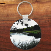 Ufer mit Wald und Schilf Foto Schlüsselanhänger (Vorderseite)