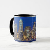 Ufer und Downtown Skyline bei Twilight Tasse (Vorderseite Links)