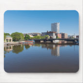 Uferbrücke und Staat Mousepad (Vorne)