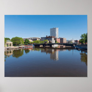 Uferbrücke und Staat Poster