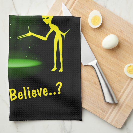 UFO Alien Entführung 👽 Glauben Sie? Geschirrtuch (Viertel Falte)