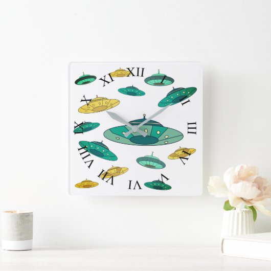 UFO QUADRATISCHE WANDUHR (Zuhause)