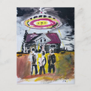 UFO schwebt über Postkarte eines ländlichen Hauses