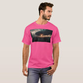 Ufo über eine Stadt T-Shirt (Vorne ganz)