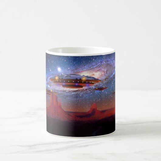 UFO über Monument-Tal-Tasse Kaffeetasse (Mittel)