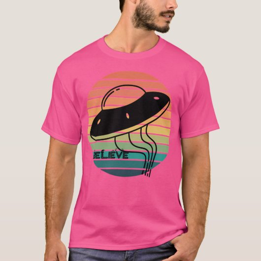 Ufo Vintag Art T-Shirt (Vorderseite)