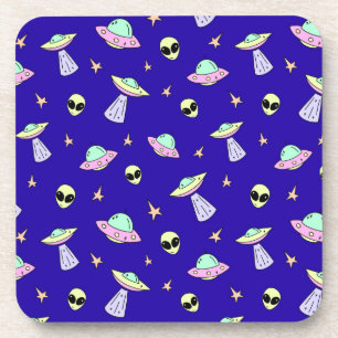 Ufos, Alien Faces und Sterne auf blauem Hintergrun Getränkeuntersetzer