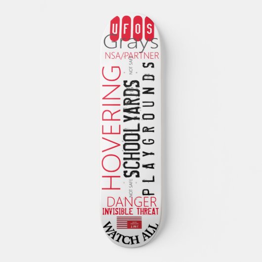 UFOS SCHWEBEN 8 1/4" Skateboard Deck (Vorderseite)