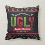 Ugg Christmas Sweater Nordic Strick Fun Chalkboard Kissen<br><div class="desc">"Nimm dir ein hässliches Weihnachtsgeschenk." Dekorieren Sie Ihre Zuhause im "Stil" mit diesem einzigartigen, unterhaltsamen Kissen! Nordischer Strick Messe-Inselmuster von Knorpelbäumen, Rentieren, Ziergegenständen, zusammen mit spielerischer "Pullover" Typografie in Rot, Grün und Aqua Blau, überlagern einen Kalkbrett Hintergrund. Genießen Sie die Wärme und Freude der Ferienzeit, wenn Sie sich mit diesem...</div>