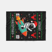Ugly Christmas Astronaut Riding Rocket Santa Hat T Fleecedecke (Vorderseite (Horizontal))