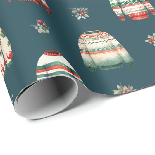 Ugly Christmas Sweater | Holly and Berries Pattern Geschenkpapier (Rolleneckpunkt)