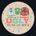 Ugly Sweater Christmas Baby Dusche Runder Aufkleber<br><div class="desc">Feiern Sie stilvoll mit diesen trendigen Babyduschklebern. Das Design ist leicht mit Ihrer eigenen Formulierung zu personalisieren und Ihre Familie und Freunde werden begeistert sein,  wenn sie diese fabelhaften Aufkleber sehen.</div>