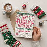 Ugly Sweater Vintag Retro Red Christmas Party Einladung<br><div class="desc">Diese Ugly Sweater Vintag Funny Retro Weihnachten-Party Einladung zeigt eine charmante Abbildung eines hässlichen Pullovers, mit Rentieren und einer Pullover-Textur. Ein großer, mutiger Titel, der den spielerischen Ton ergänzt, sagt fröhlich: "Werde Ugly mit uns". Die Retro-Schriftart und die unterhaltsamen Designelemente machen diese Einladung zu einem idealen Ort, um ein lustiges,...</div>