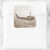 UH-1 Huey über Vietnam Reisfelder Aufkleber (Tasche)