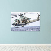 UH-1Y VENOM 24x36 Leinwanddruck (Insitu (Holzboden))