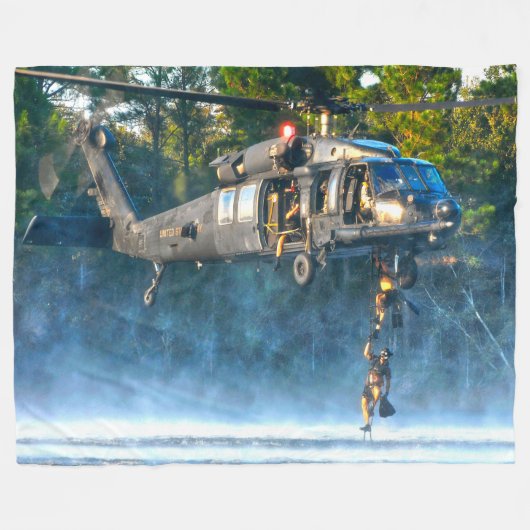 UH-60M SCHWARZHAWK FLEECEDECKE (Vorderseite (Horizontal))