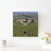 UH-60M SCHWARZHAWK QUADRATISCHE WANDUHR (Zuhause)