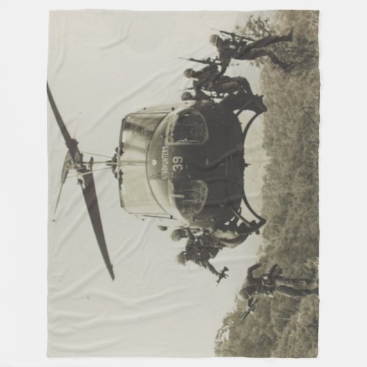 UH-I HUEY HUBSCHRAUBER FLEECEDECKE (Vorderseite)