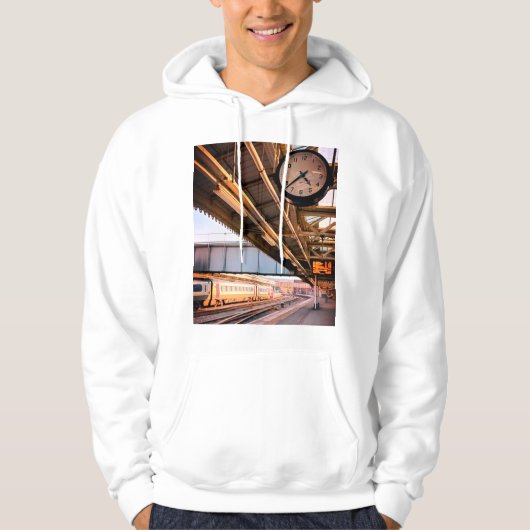 Uhr am Bahnhof Hoodie (Vorderseite)