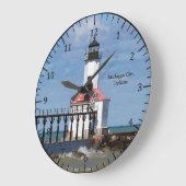 Uhr am Michigan City Pierhead Light (Winkel)