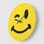 Uhr an der Wand (Winkel)